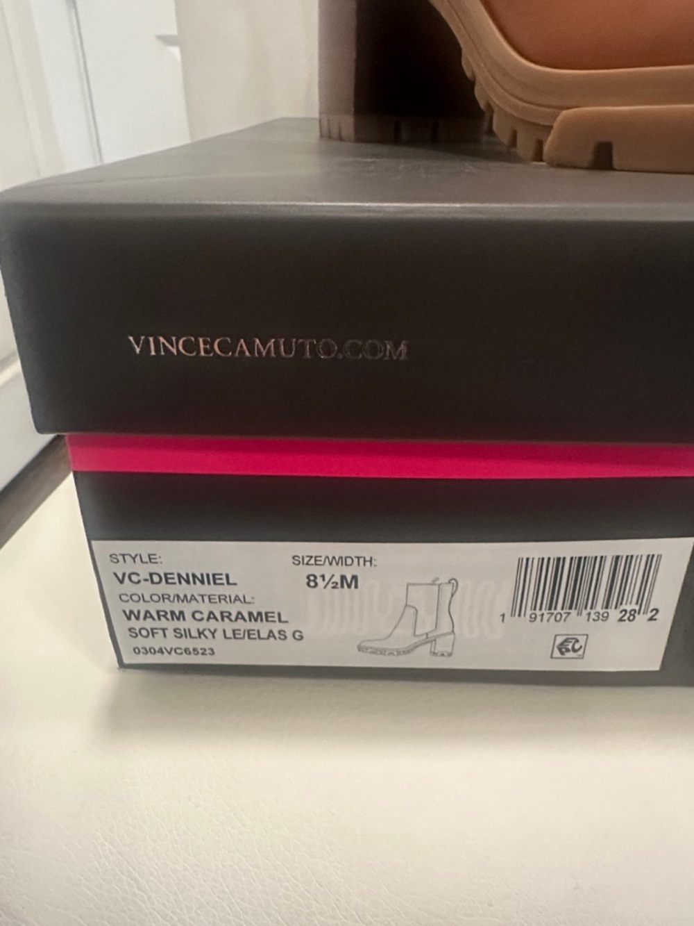 Vince Camuto Denniel Boots
Brand New - Picture 2 of 6